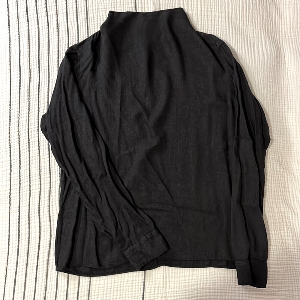 Uniqlo funnel neck top